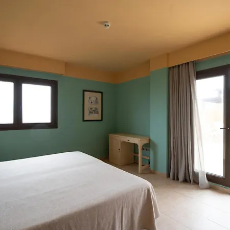 Leo Apartment