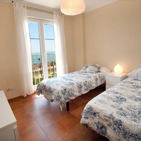 Leo Isla Canela